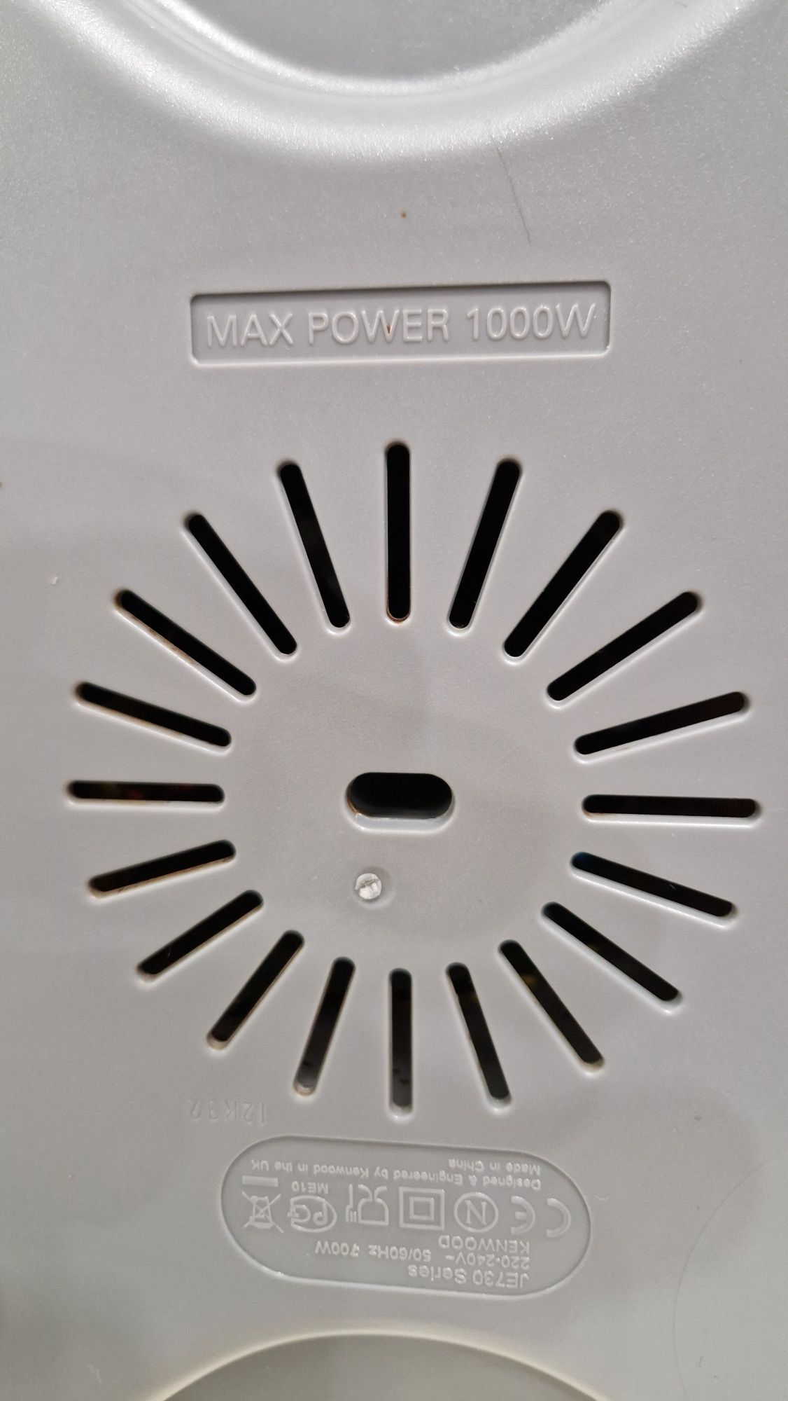 Sokowirówka Kenwood JE730