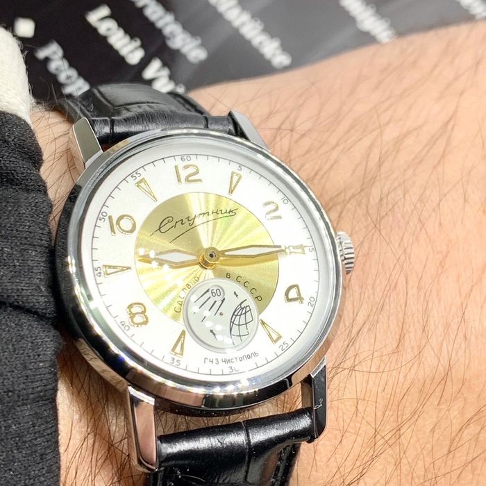 Часы новые СПУТНИК КОРПУС нерж. Два стекла победа полет восток ракета