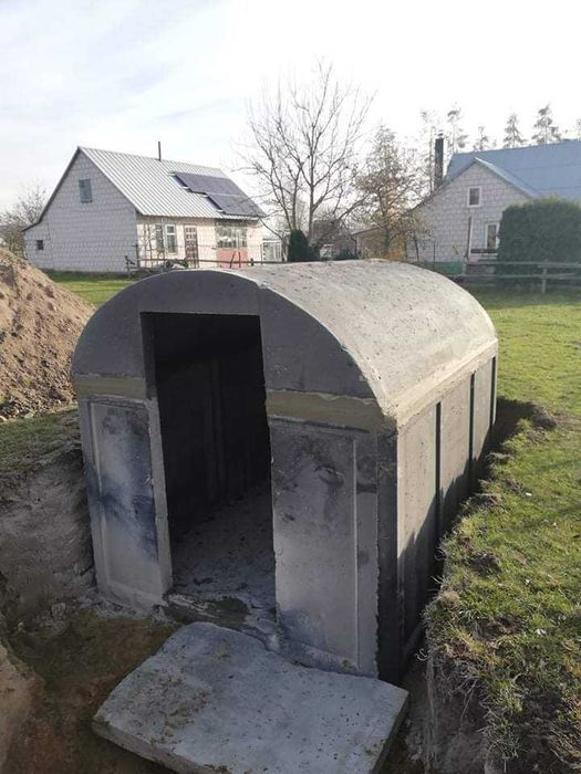 Szamba,Zbiornik szambo betonowe kanał samochodowy piwniczka deszczówka