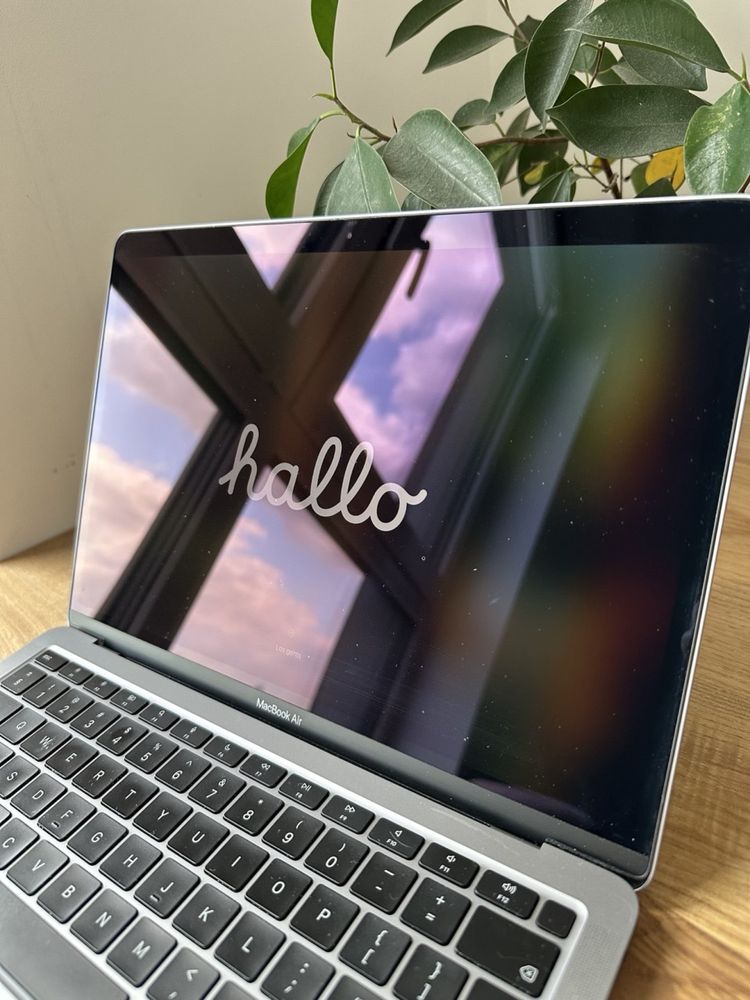 MacBook Air M1 (2020), 8 GB RAM, 256 GB SSD