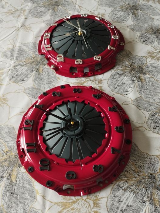 Zegar z docisku sprzęgła