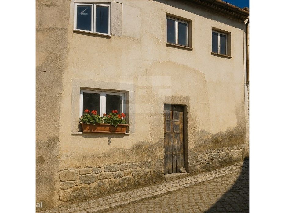 Moradia geminada T4 em Sernancelhe