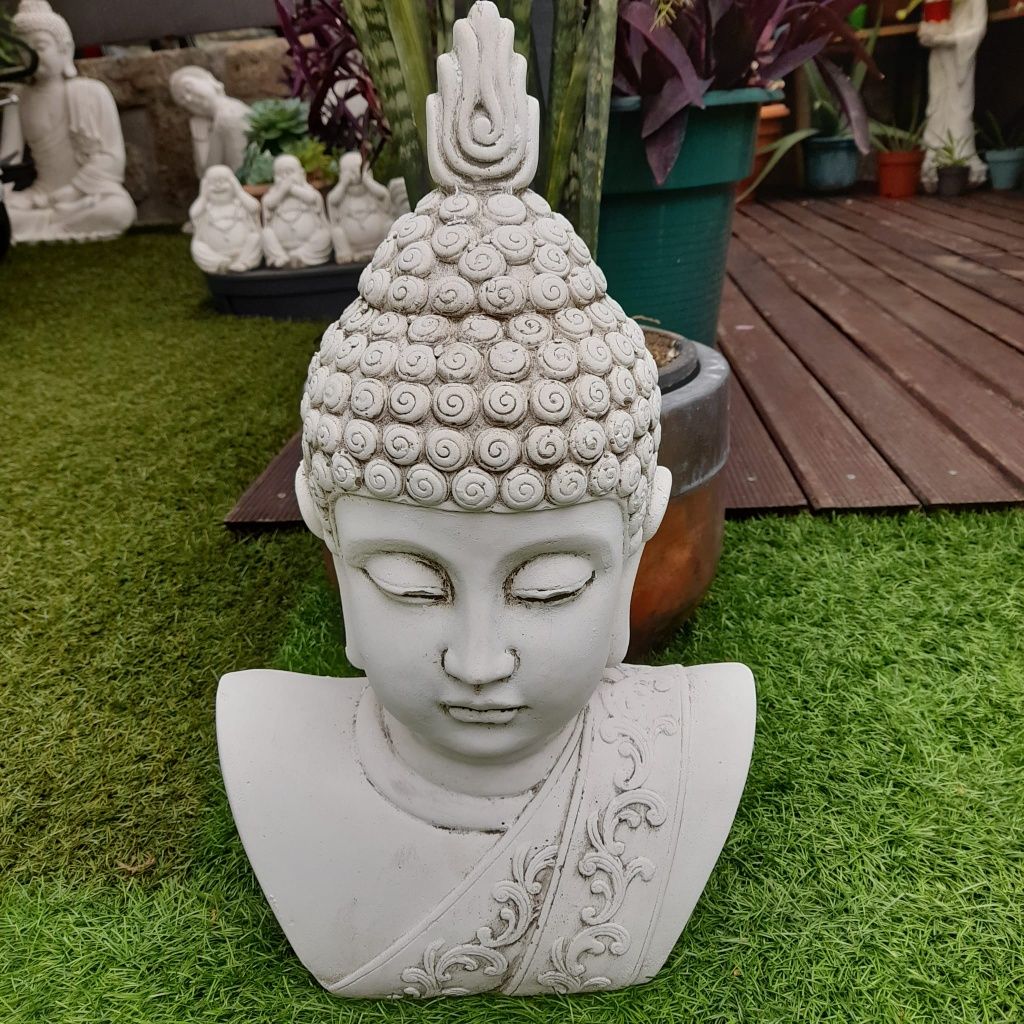 Vendo cabeças de Buda
