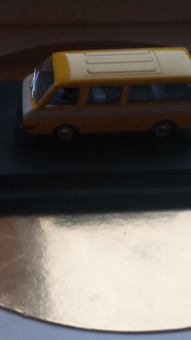 мікроавтобуса РАФ-2203 "Латвія".1/43