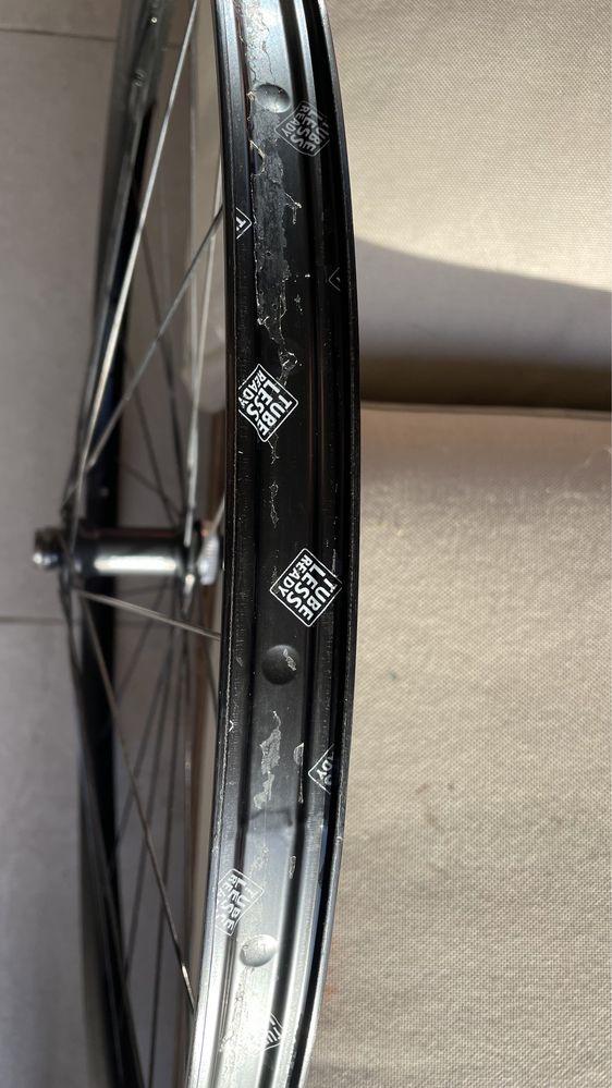 Rodas BTT 29” disco tubeless Shimano Specialized