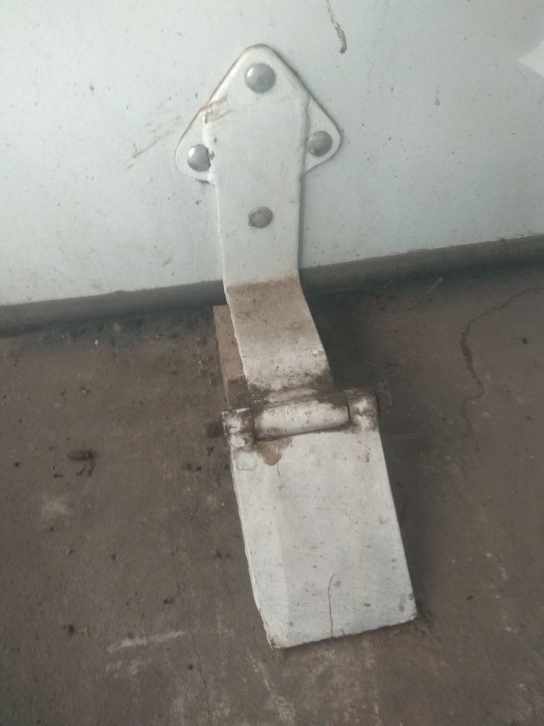 Задние двери на грузовик