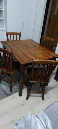 Sprzedam drewniany stół i cztery krzesła