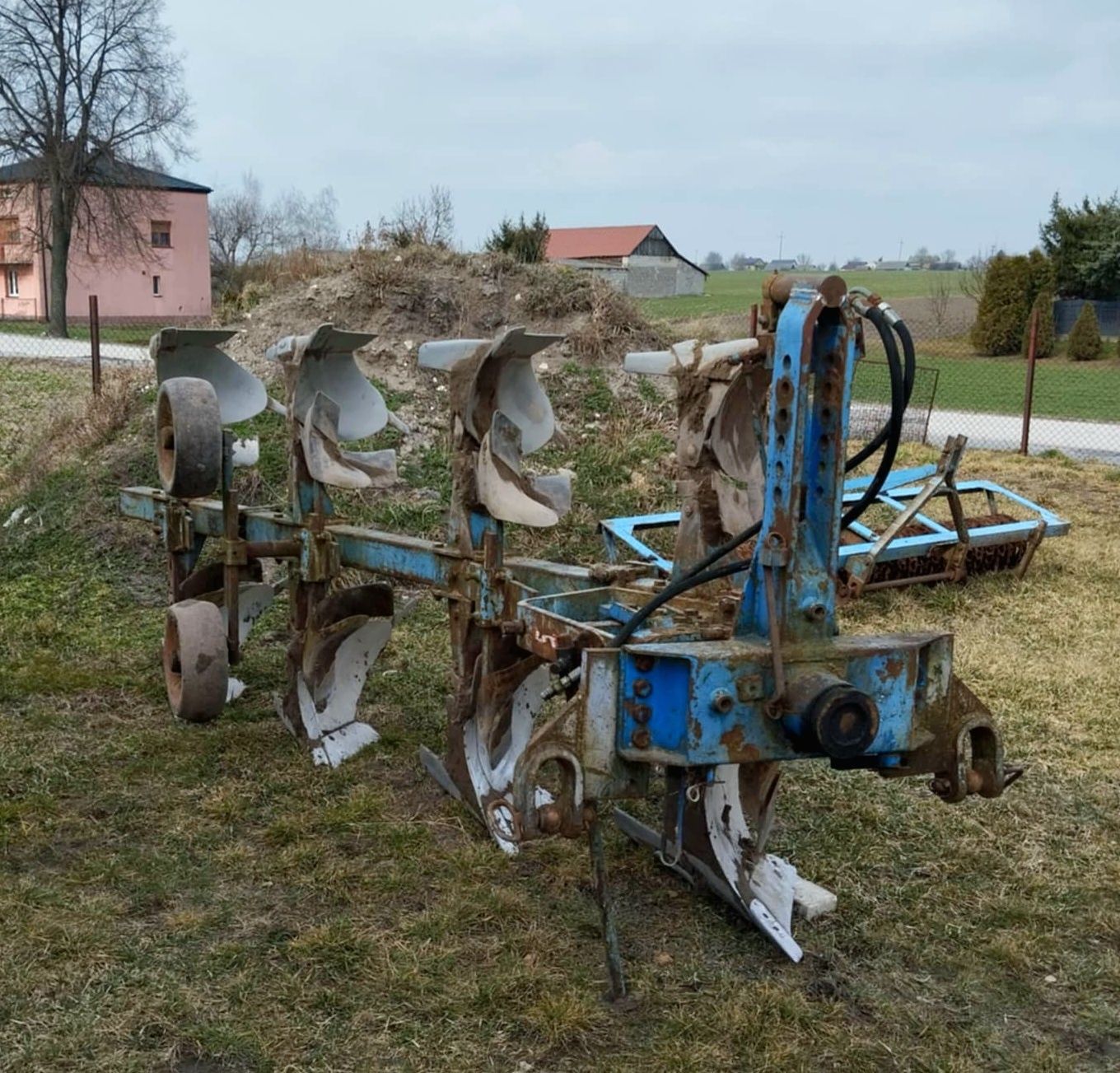 Pług 4-ero skibowy, obrotowy