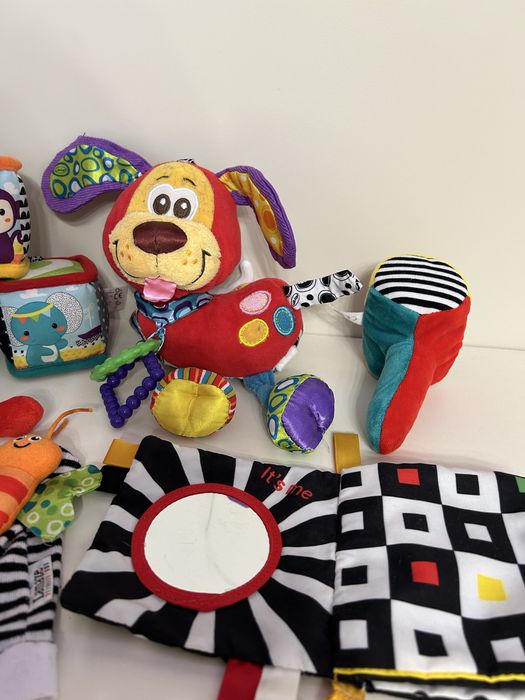 Лот іграшок для найменших