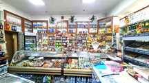 дизайнерські меблі торгового залу магазину площею 60 м.кв.