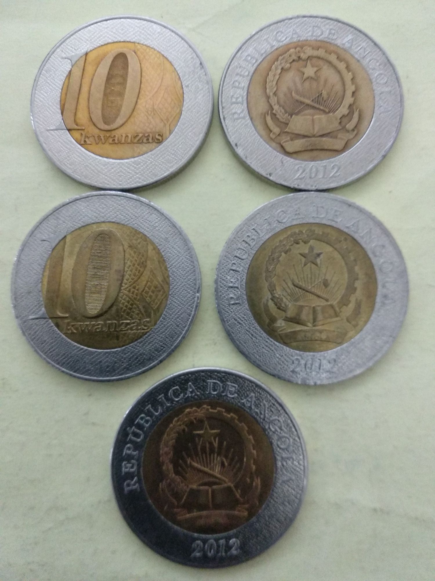 Moedas de 10 Kwanzas 2012 Angola não circuladas