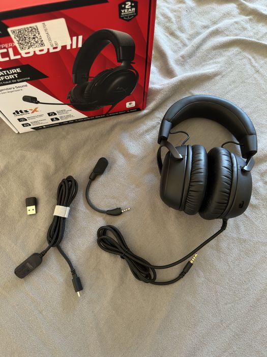 HyperX Cloud III - como novos