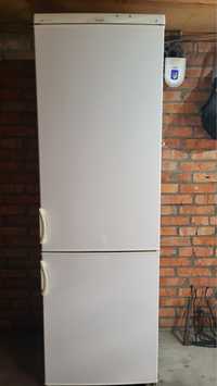 Холодильник Snaige rf310, морозильна камера