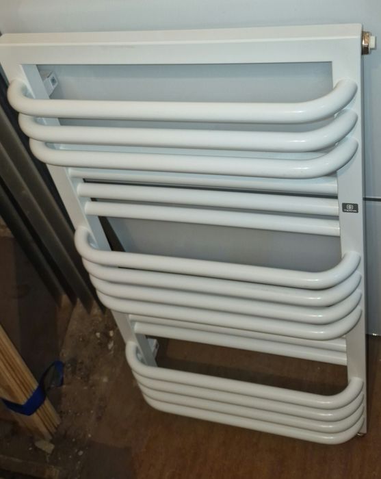 Grzejnik, kaloryfer  łazienkowy 85x45 firmy Terma.