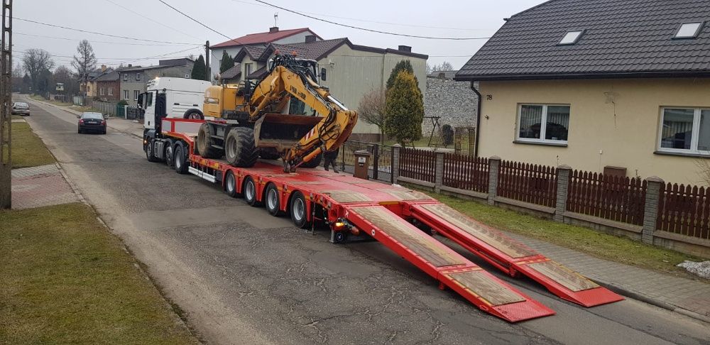 Transport maszyn budowlanych podczołgówa niskopodwozie