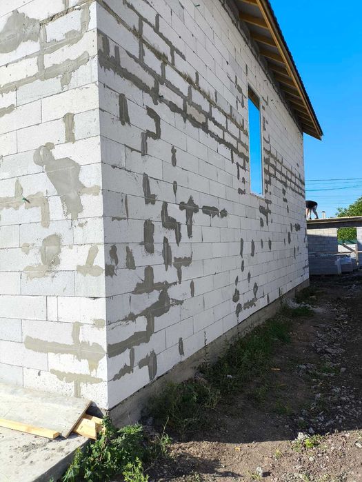 Нерубайское, новострой в 2 этажа. Рядом Усатово.