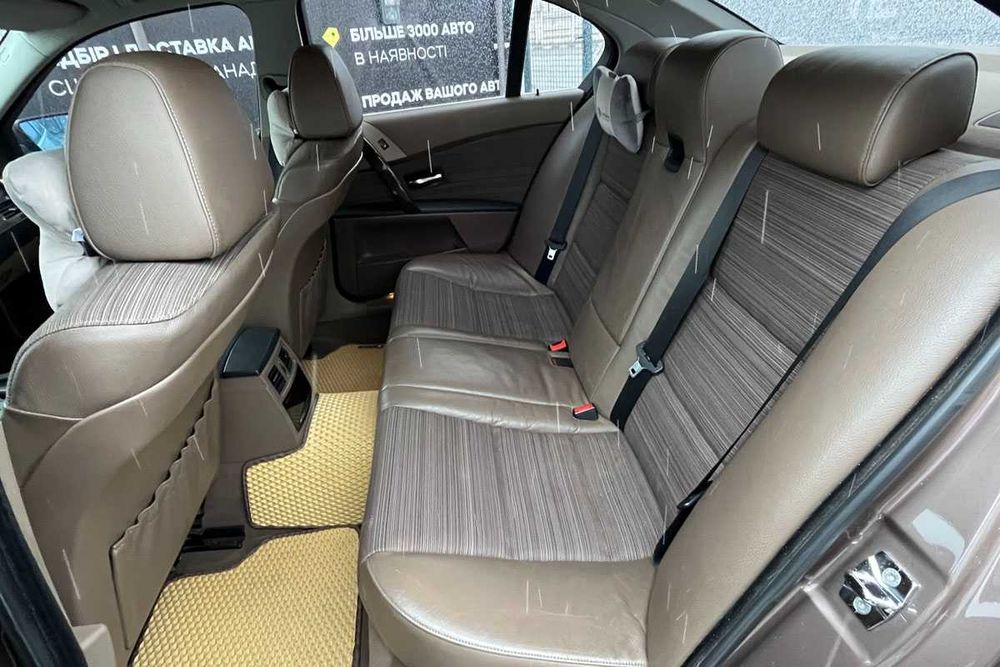 BMW 520I 2004 року