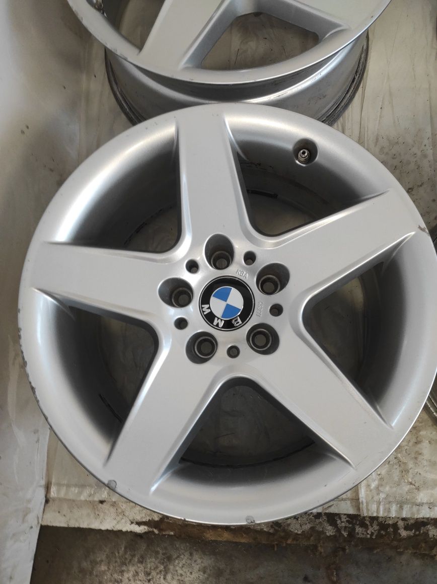 21 Felgi aluminiowe BMW E 60 E 39 R 17 5x120 otwór 74 mm Ładne