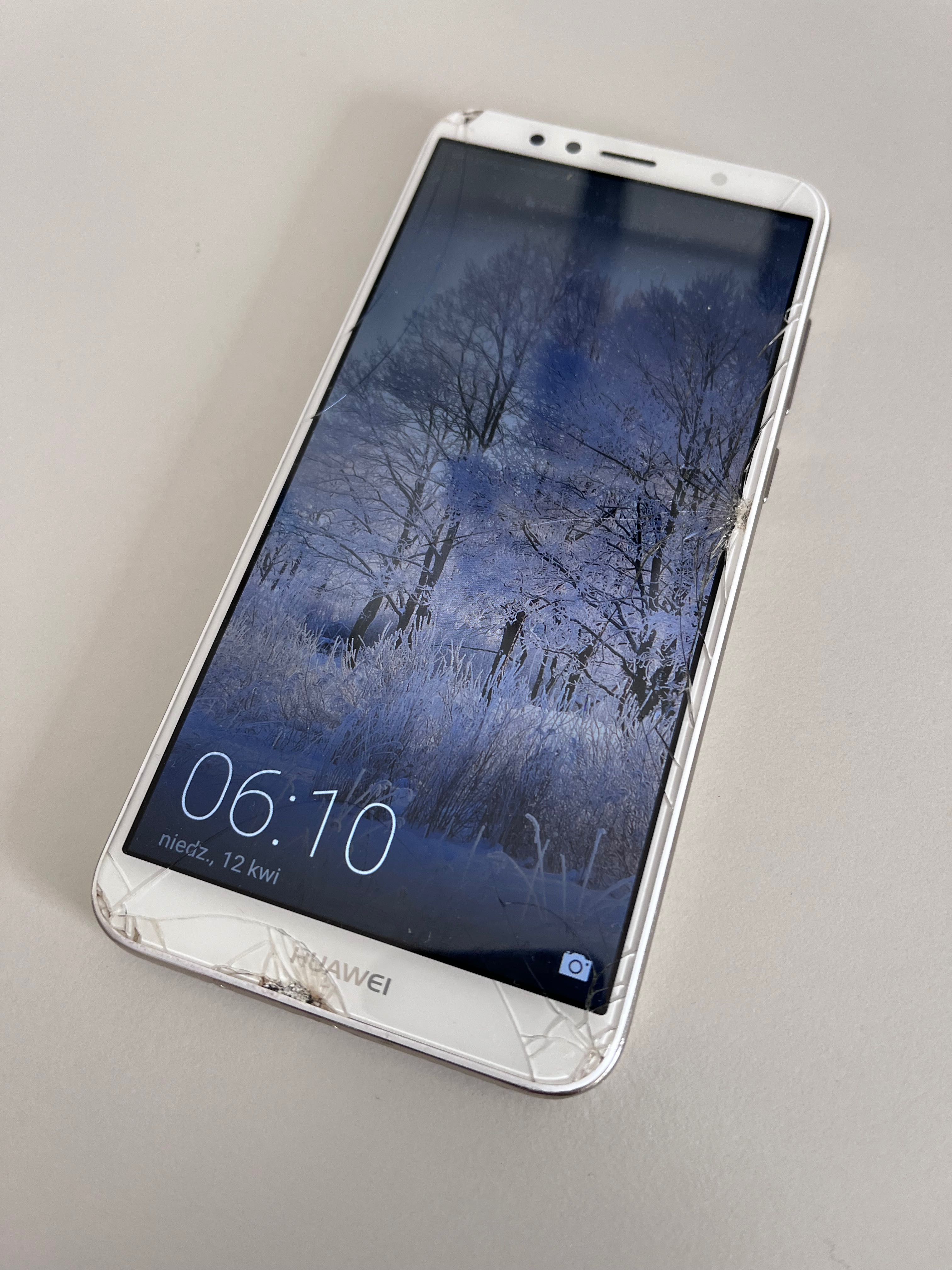 Telefon Huawei Y6 2018 2/16 GB, dual sim, działa