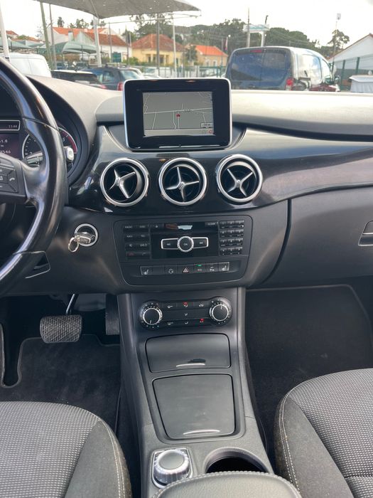 Vendo Mercedes calasse B180 automático