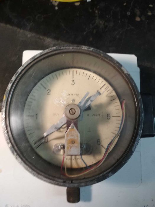 Манометр электроконтактный ЭКМ-1У