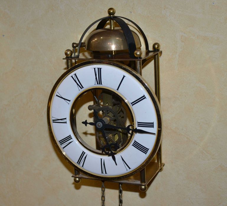 Настенные часы "Скелетон"