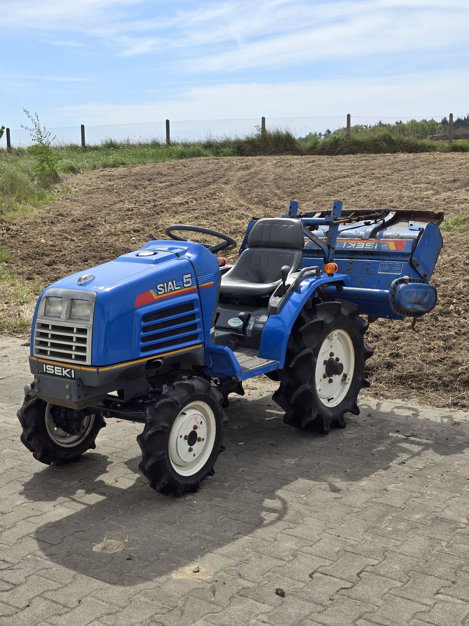 Traktor Japoński 4x4 ISEKI SIAL 5 w zestawie z Glebogryzarka * GLOBAL