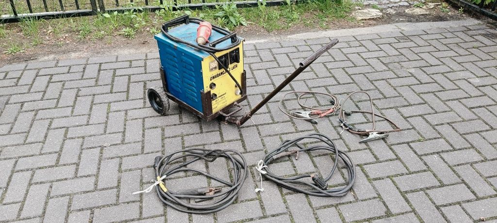spawarka transformator spawalniczy  prostownik rozruchowy do auta