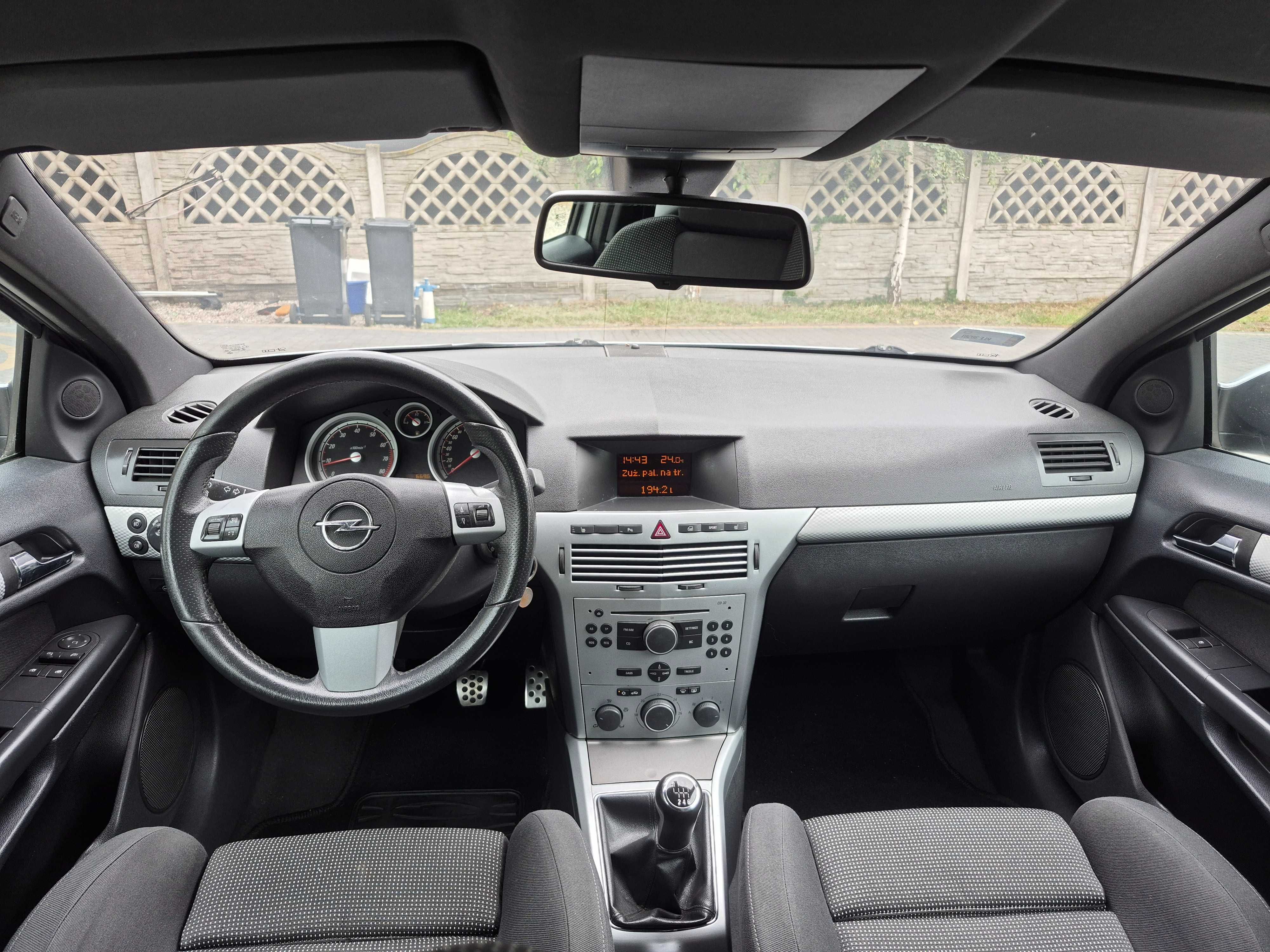 OPEL ASTRA GTC 3d 1.6+ GAZ sekwencja fotele RECARO KLIMA