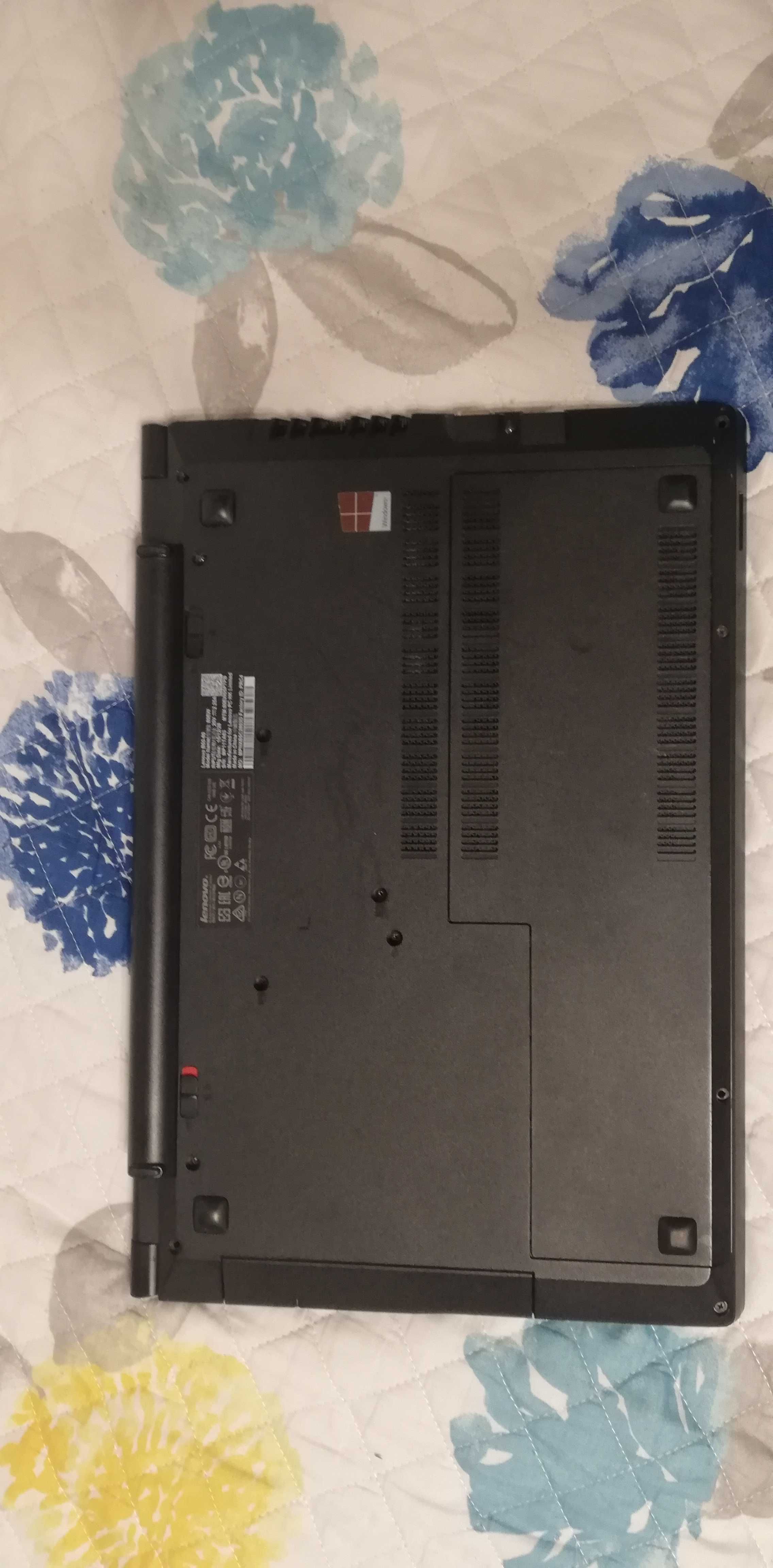 Laptop Lenovo B50-80 EW z systemem windows 10 procesor intel i3