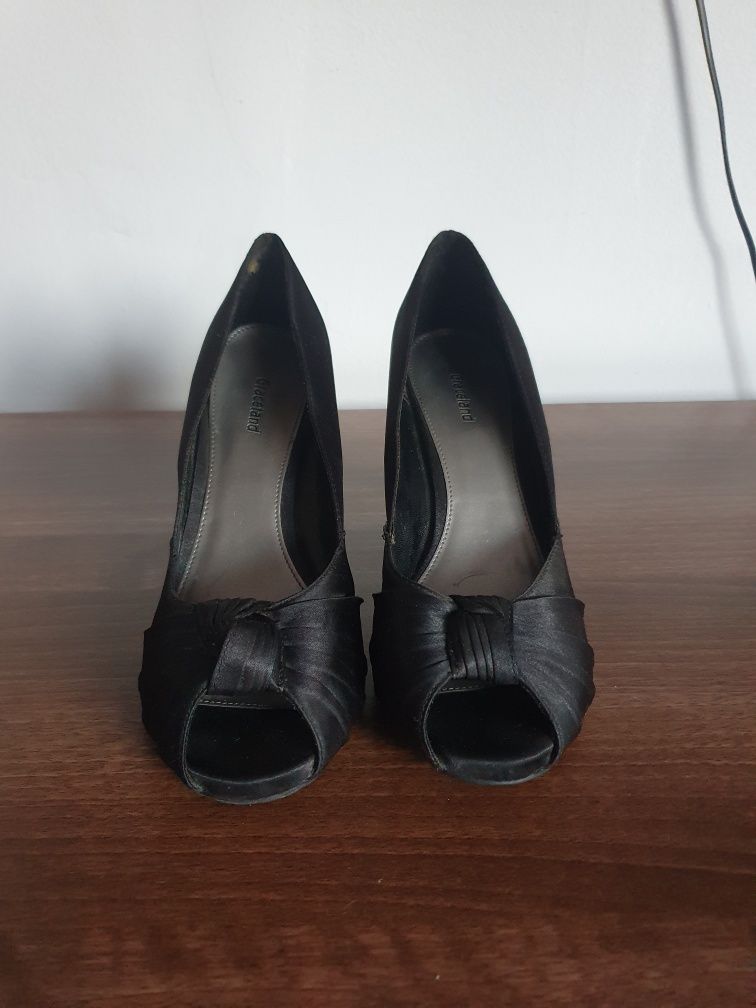 Czarne szpilki buty na obcasie Deichmann roz 39