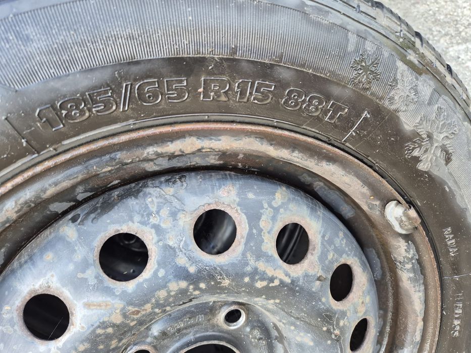 Opony zimowe z felgami do ford focus 15 cali