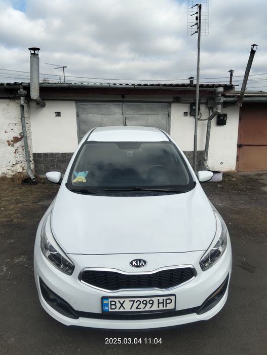 Продам автомобіль kia ceed