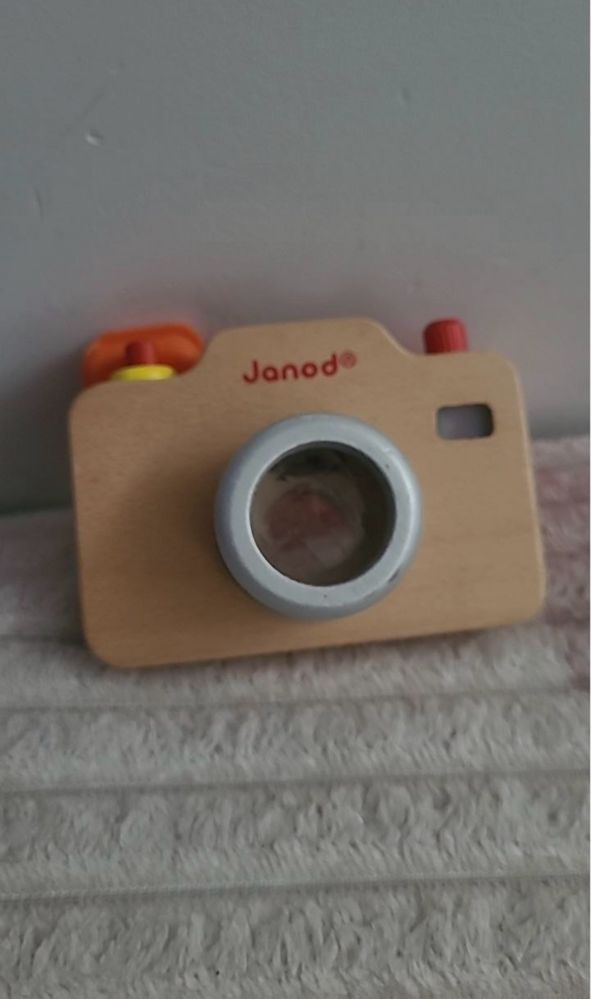 Drewniany Zabawkowy aparat fotograficzny dla dzieci z déwiekiem Janod