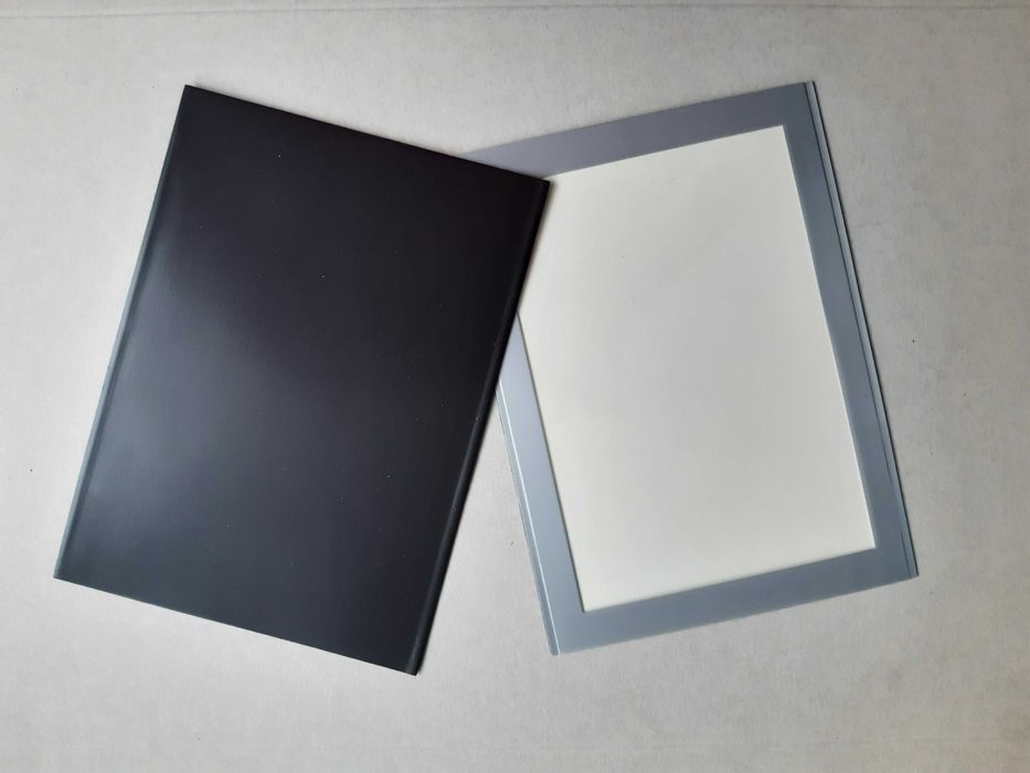 2 magnetyczne szare ramki na lodówkę na zdjęcia 10x15 notatki rysunki