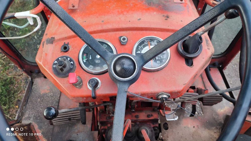 Ciągnik renault 751S