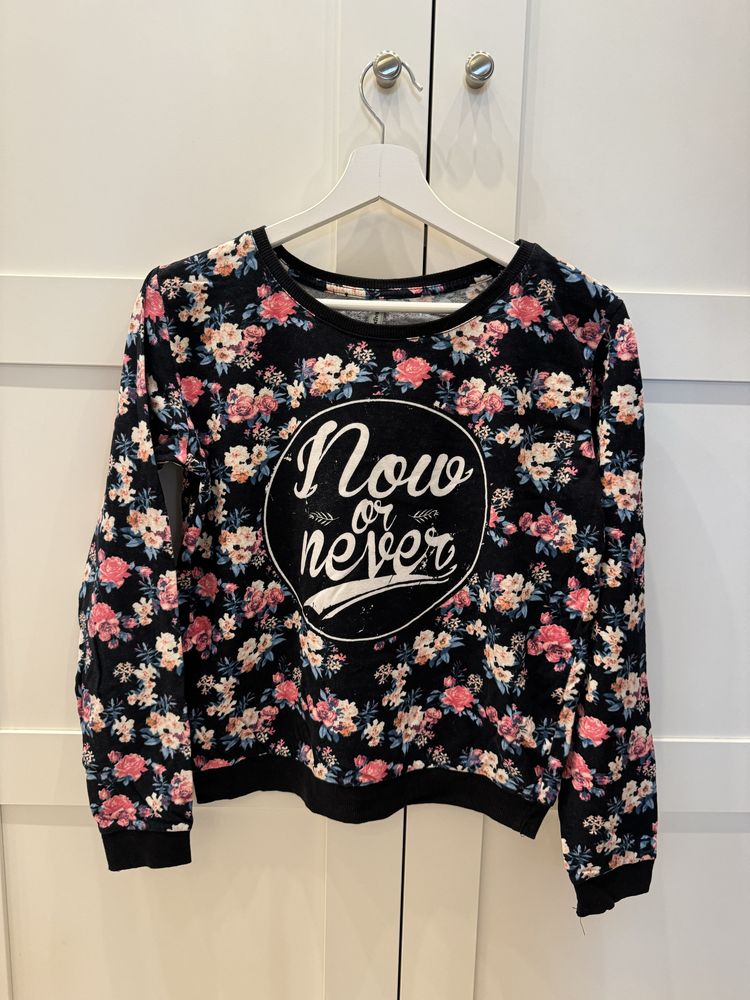 Sweatshirt com flores Stradivarius