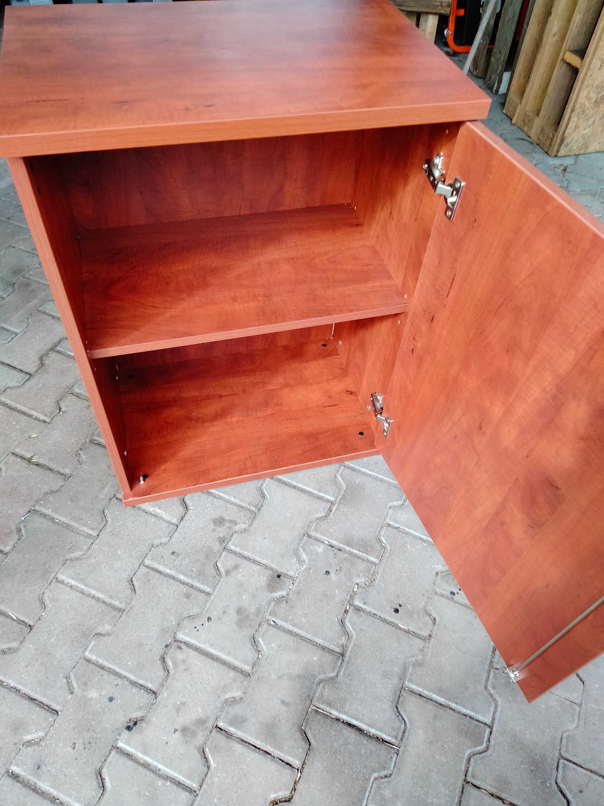 Szafka,mały mebel 83/60