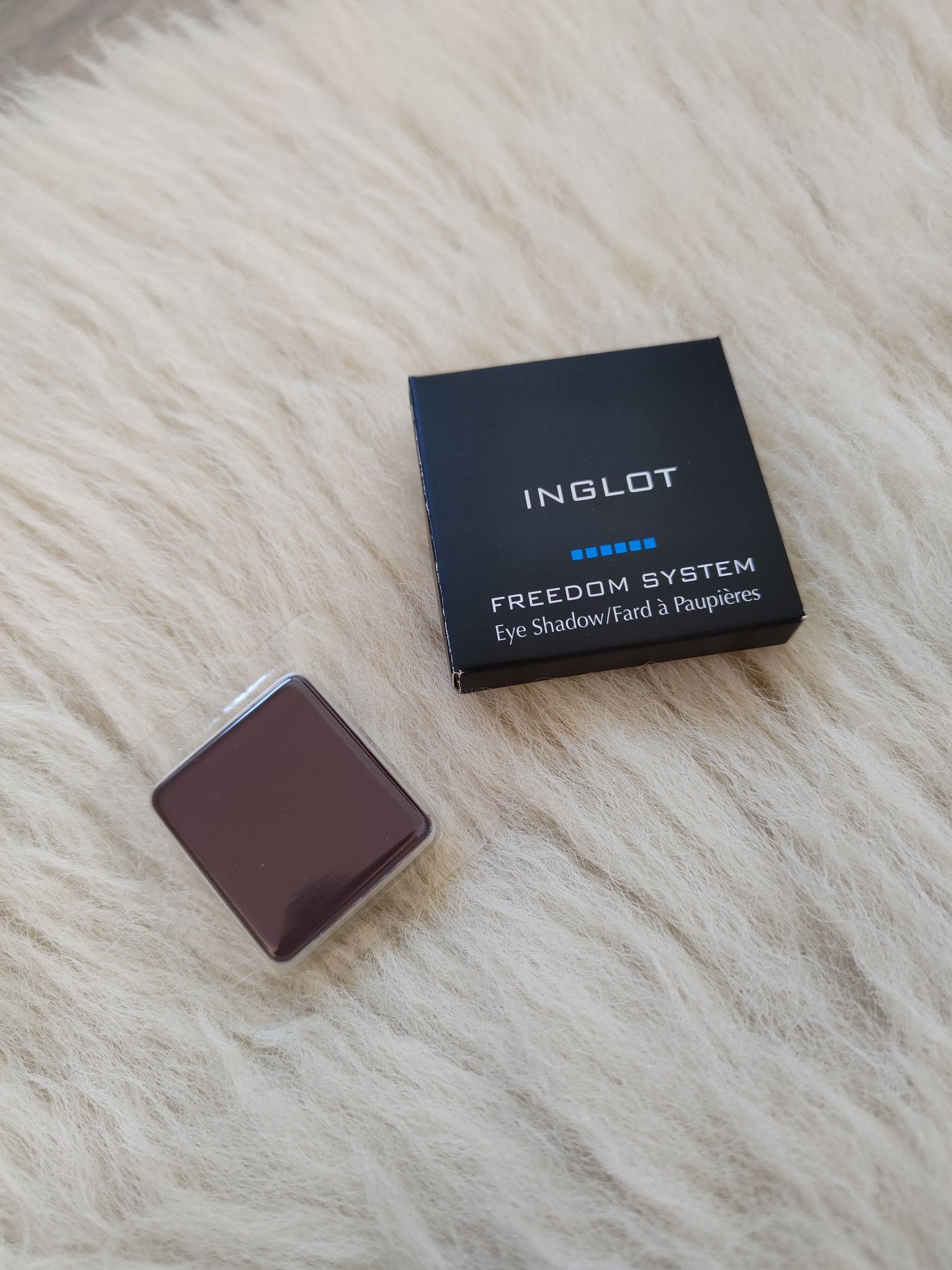 Cień do powiek Inglot Matte 302 Freedom System Square