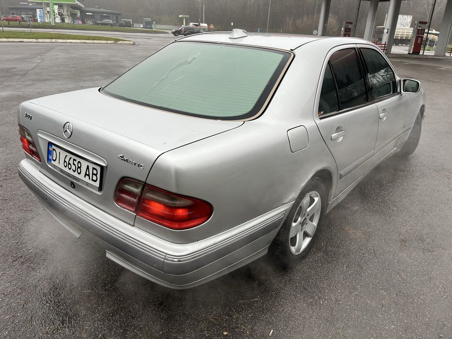 Мерседес Е320 w210