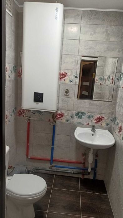 Без комісії кімната в 3-к квартирі на вул. Максимовича, 7в