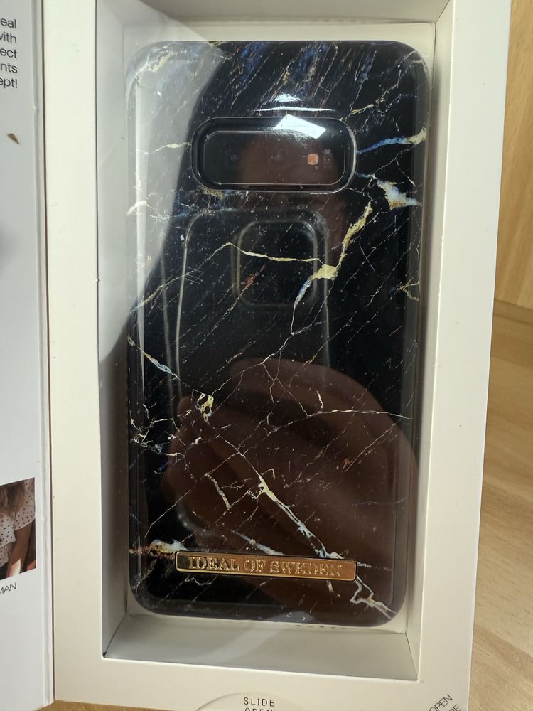 Etui do telefonu samsung galaxy S 10 E czarno złoty