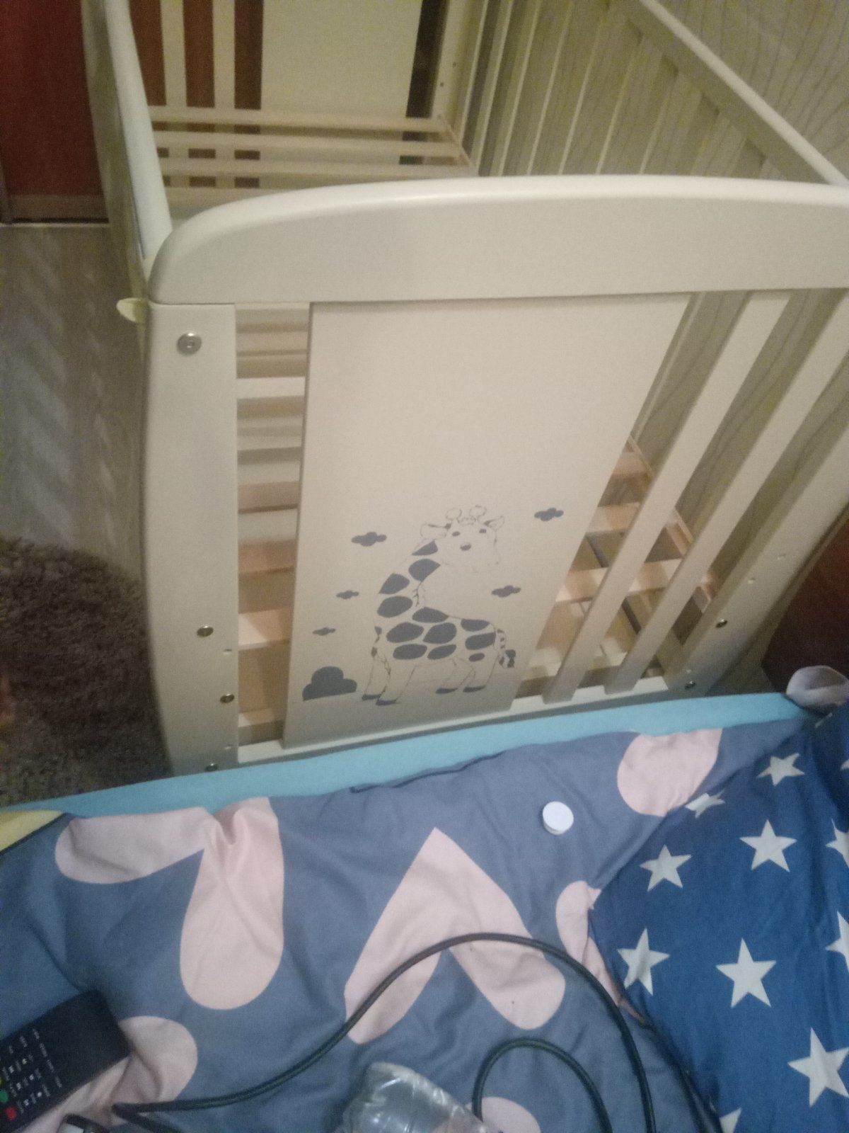 Дитяча кроватка з матрасом,бортиками і балдахіном