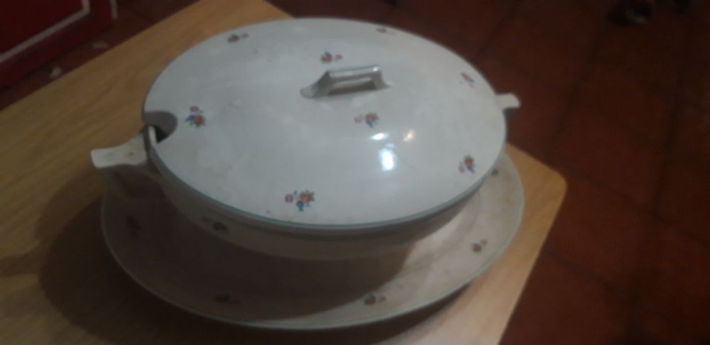 Conjunto de 2 Terrinas Antigas Lusitânia