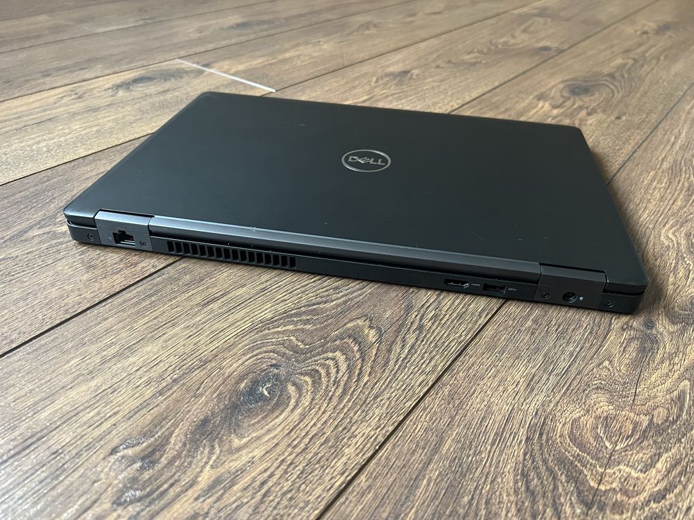 Dell 5590 i7 8650u 8/256 1920x1080 ips