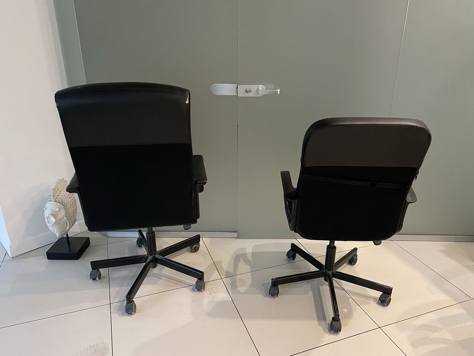 Продам офісні крісла