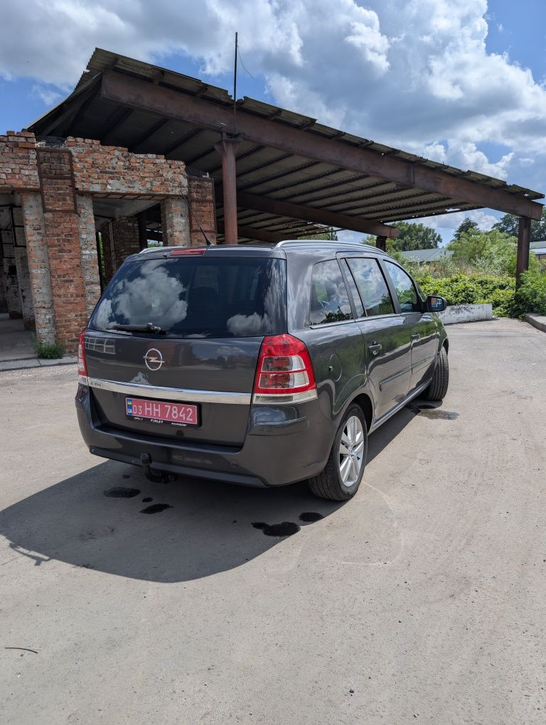 Opel Zafira 2010 року тільки що з Німеччини