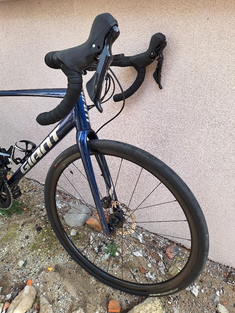 Giant contend ar  105 shimano disc roz.54/ M