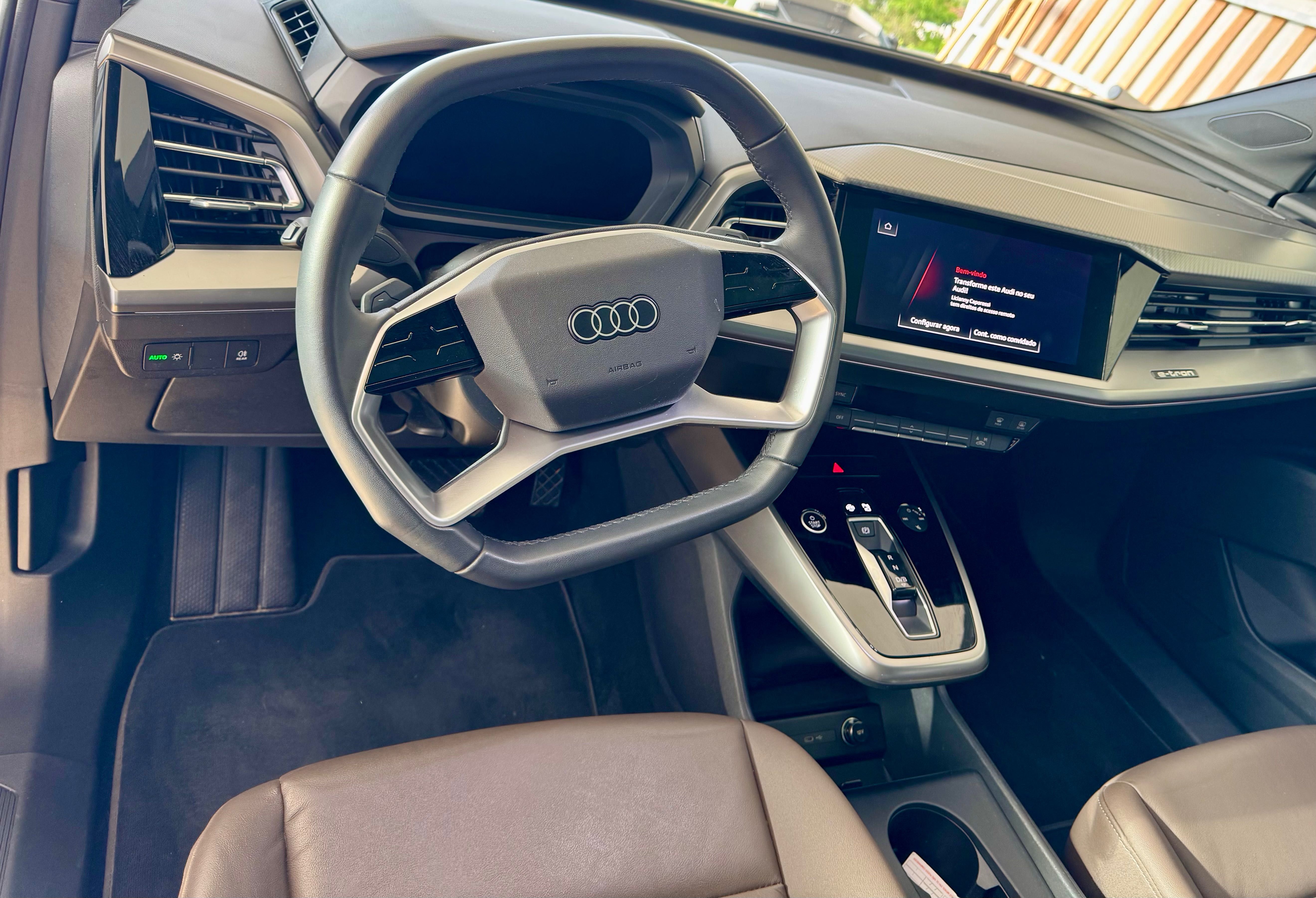 Audi Q4 e-tronAutomatic | White | Metallic