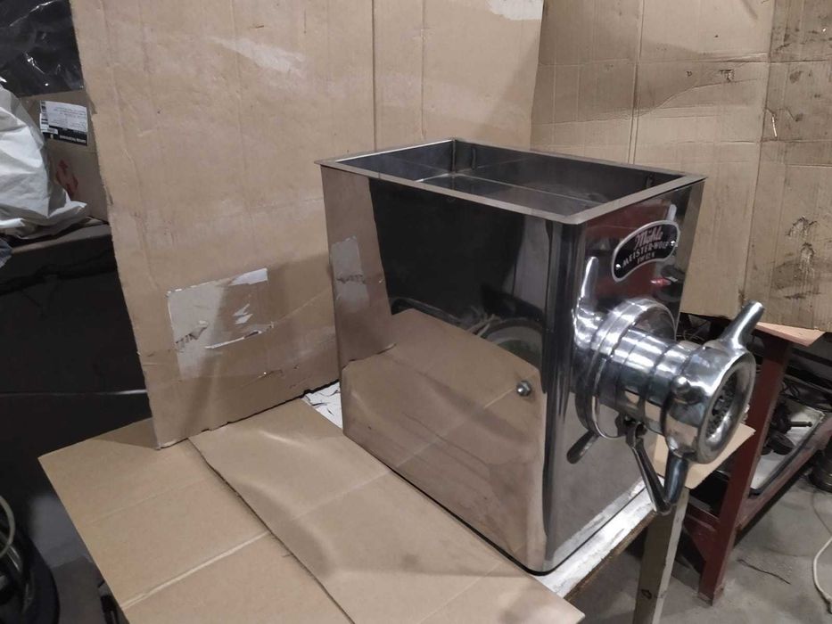 Промислова мясорубка 82 мм для фаршу та домашньої ковбаси унгер Unger